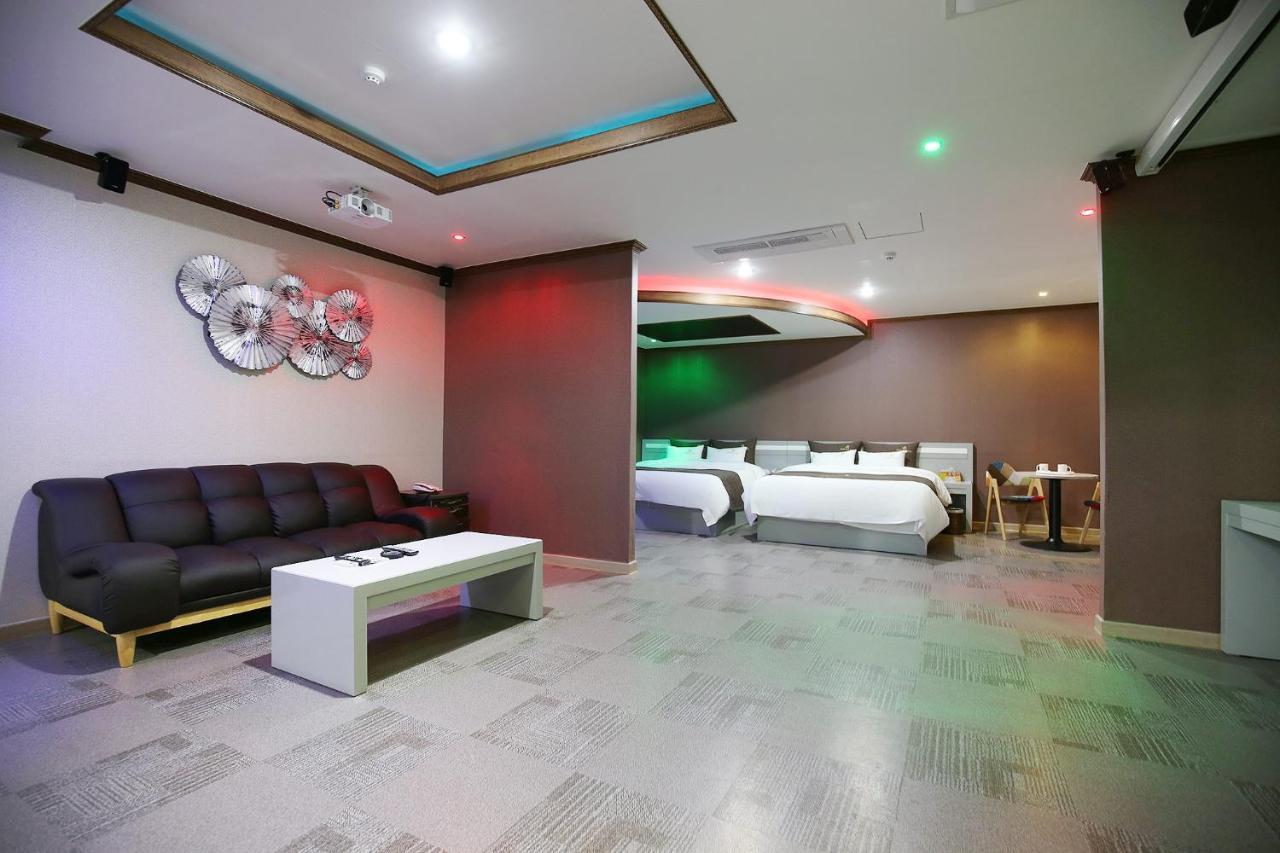 Iris Hotel Seosan Extérieur photo