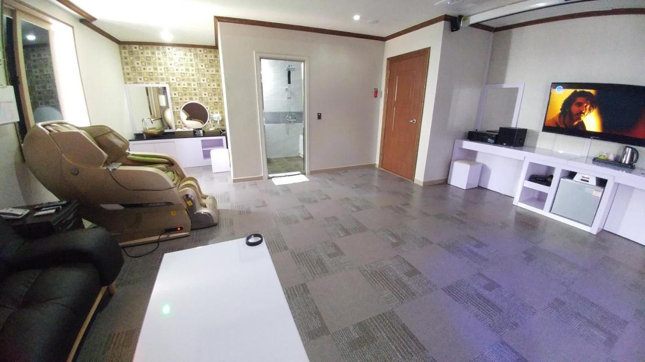 Iris Hotel Seosan Extérieur photo