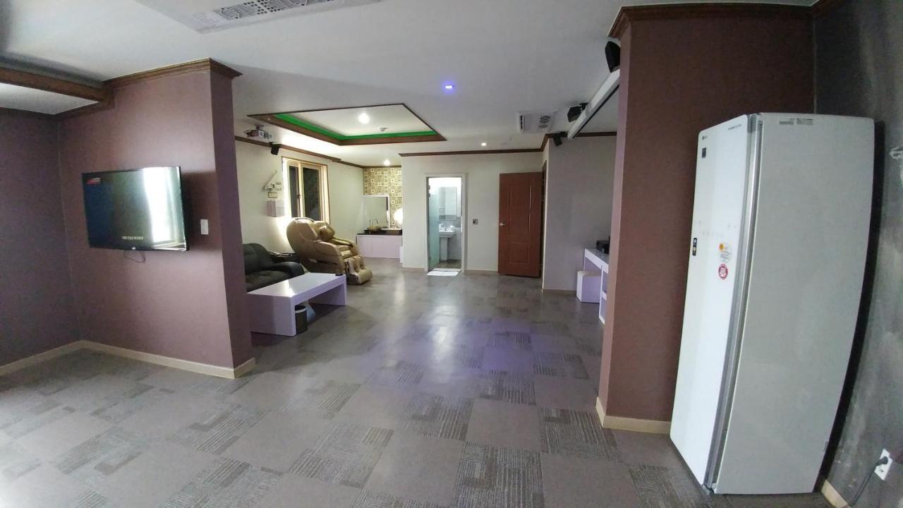 Iris Hotel Seosan Extérieur photo